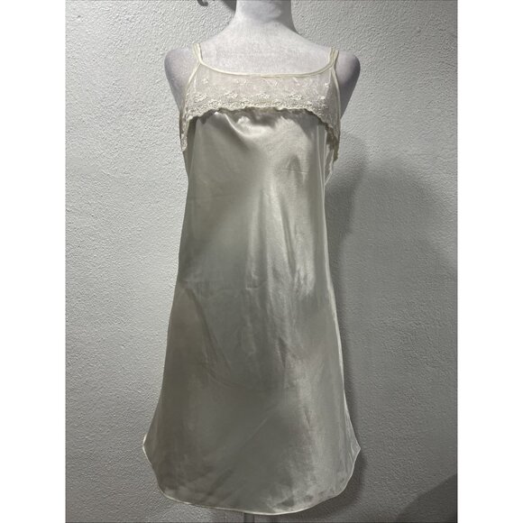 california dynasty Other - California Dynasty Off White Nightgown Bridal Lace Floral‎ trim size Small